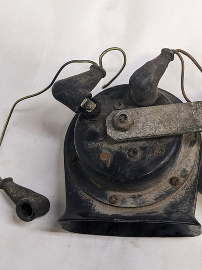 PORSCHE 84-91 944 LOW PITCH TONE ELECTRIC HORN SIREN MIXO TR129 PAIR USED R21