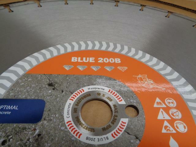Husqvarna 18" .39 Thick Cured Concrete Saw Blade 542751036 NEW SP2T1