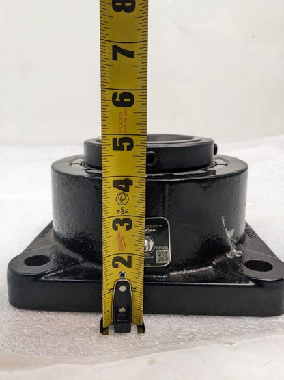 REXNORD MB2307 CAST IRON FLANGE BLOCK BALL BEARING 4 BOLT SQUARE NEW J2
