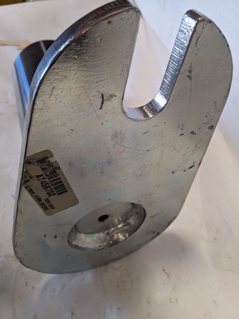 JOHN DEERE PIN FASTENER SPECIAL 844 AT458702 BSIG1