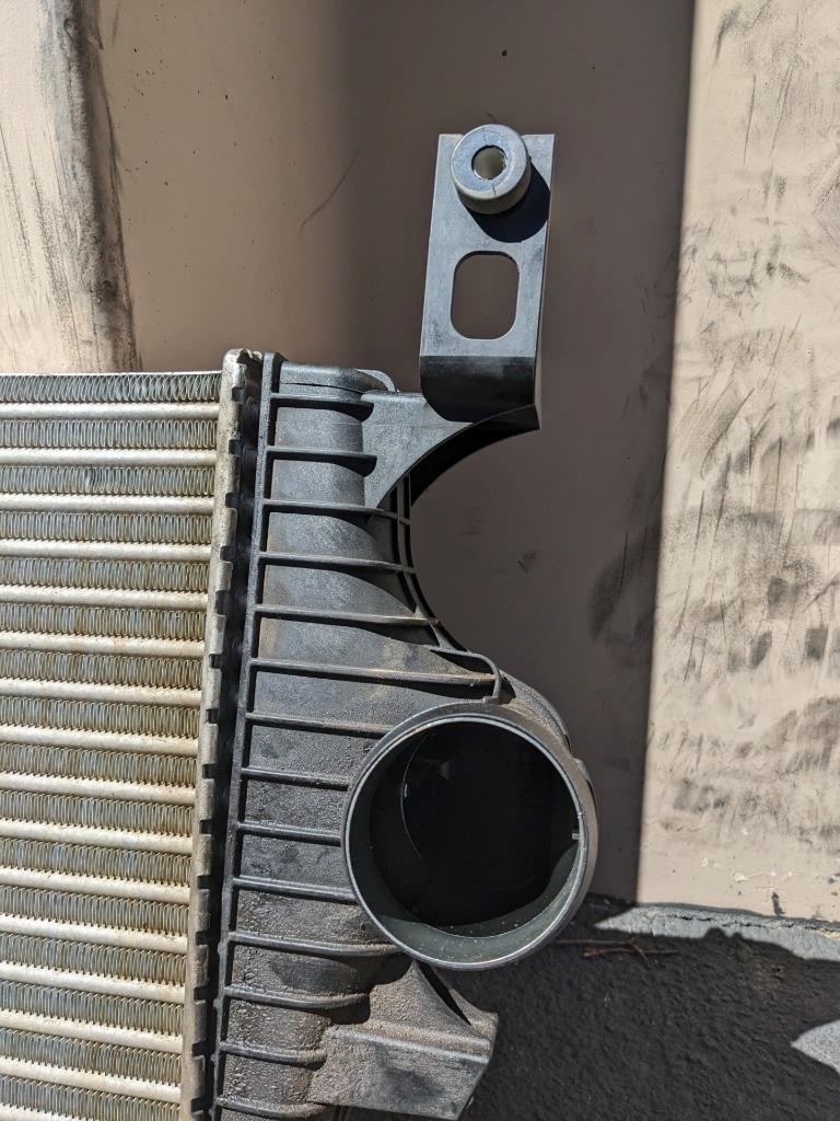 FORD 4C3Z-6K775-BA INTERCOOLER ASSEMBLY FOR 04 EXCURSION/F250SD-F550SD USED B2