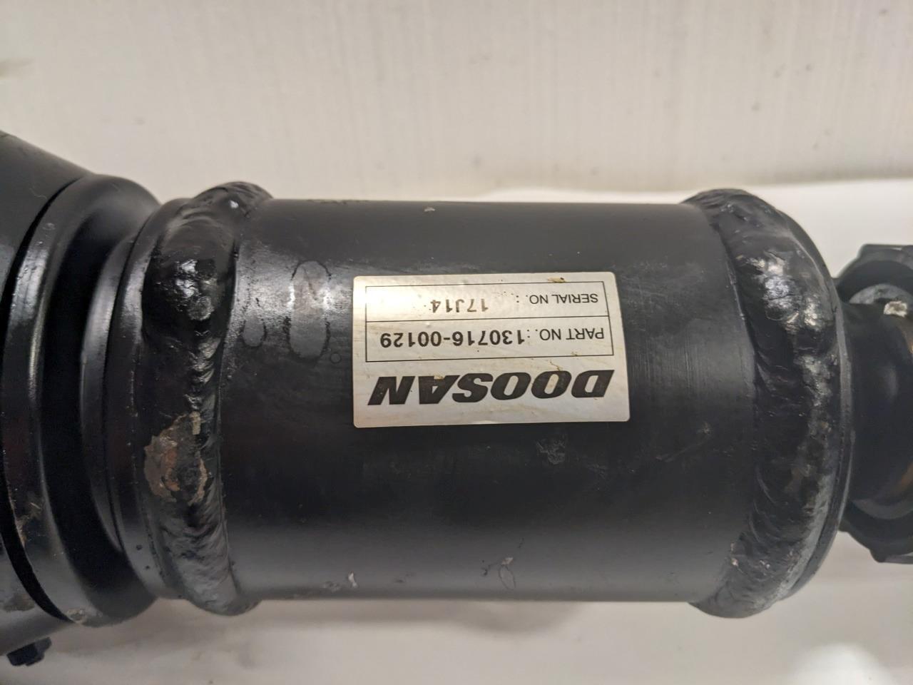 NEW Doosan Forklift Drive Shaft 130716-00129 DOOSAN  BSR1