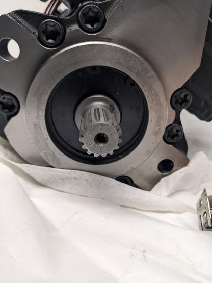 DANFOSS M46-20954 HYDRAULIC PUMP W/ DAMAGED PRESSURE CONTROL PILOT NEW H1