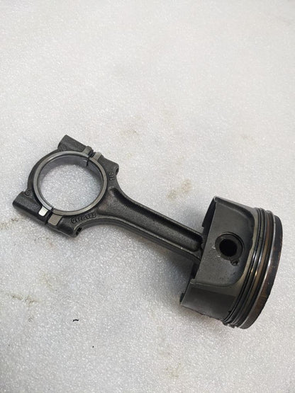 PORSCHE 986 BOXSTER 2.7L PISTON W/CONNECTING ROD #3 9961031028R USED 996GL2T1