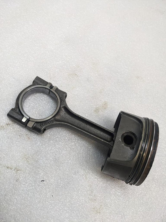 PORSCHE 986 BOXSTER 2.7L PISTON W/CONNECTING ROD #3 9961031028R USED 996GL2T1
