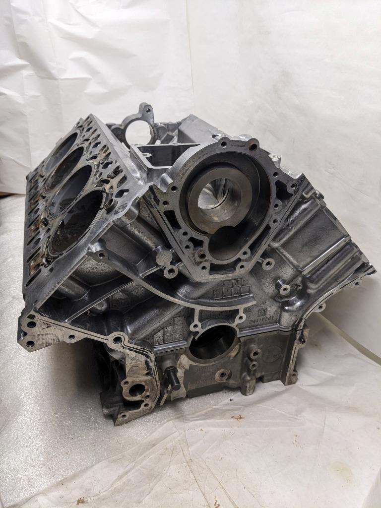 PORSCHE BARE ENGINE CASE FOR 03-10 CAYENNE 9PA 4.5L V8 USED I1
