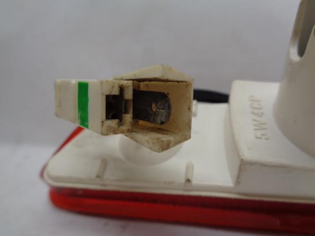 USED PORSCHE RIGHT REAR SIDE MARKER LENS w/ WIRING 944 631 426 00 R25T4