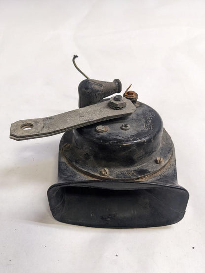 PORSCHE 84-91 944 LOW PITCH TONE ELECTRIC HORN SIREN MIXO TR129 #2 USED R21T2