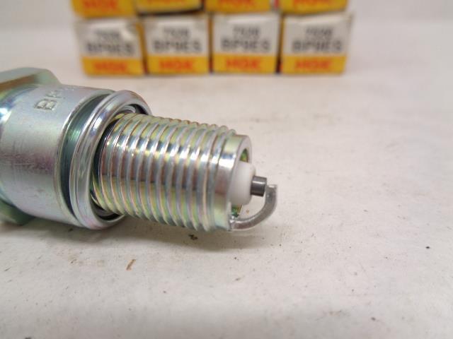 NGK SPARK PLUGS STANDARD SERIES 8 PACK 7526 R13T1