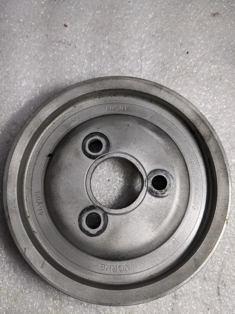 PORSCHE 911/996 POWER STEERING PUMP PULLEY 99614722360 USED 996B.G.L.