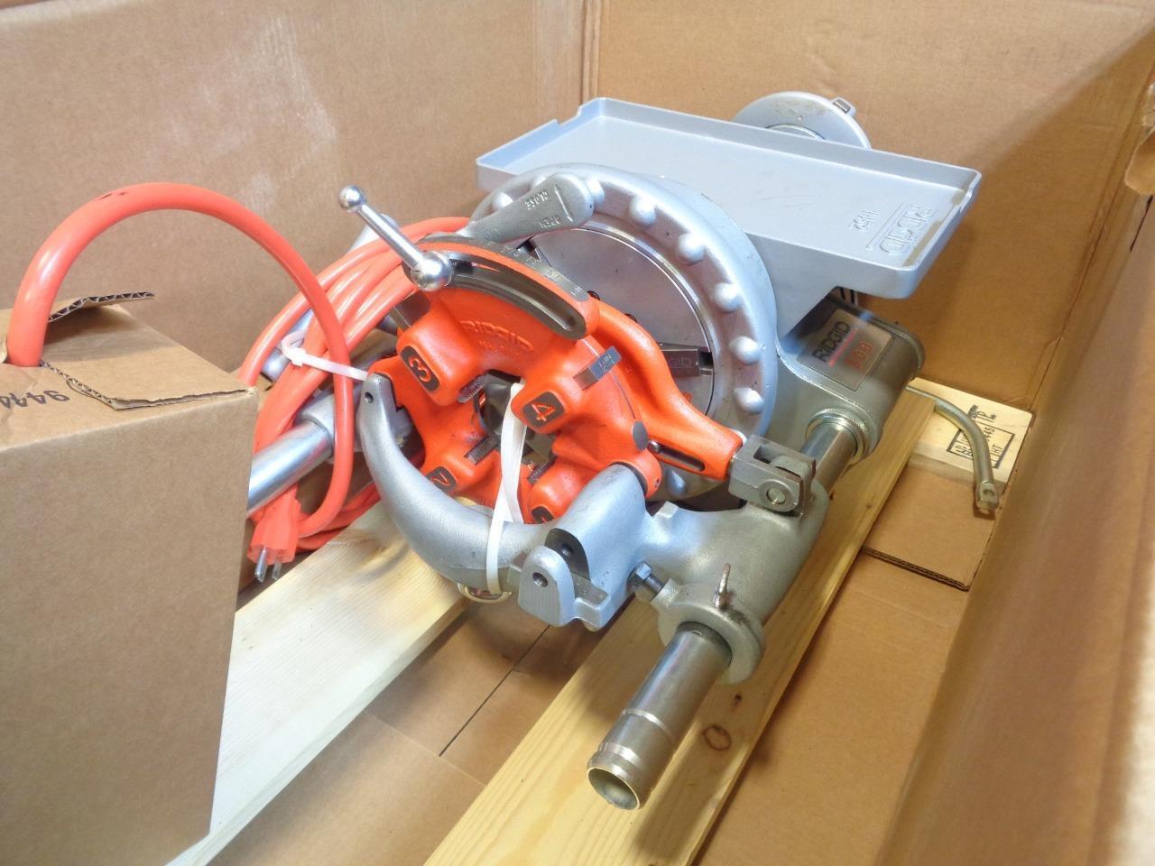 RIDGID 15682 MODEL 300 COMPLETE PIPE THREADING MACHINE w/1452 TOOL TRAY BSR3.1