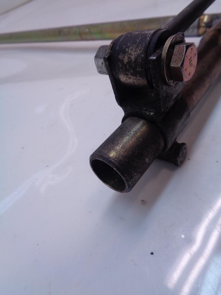 USED PORSCHE FRONT SWAY BAR 22MM (MISSING PARTS) R21