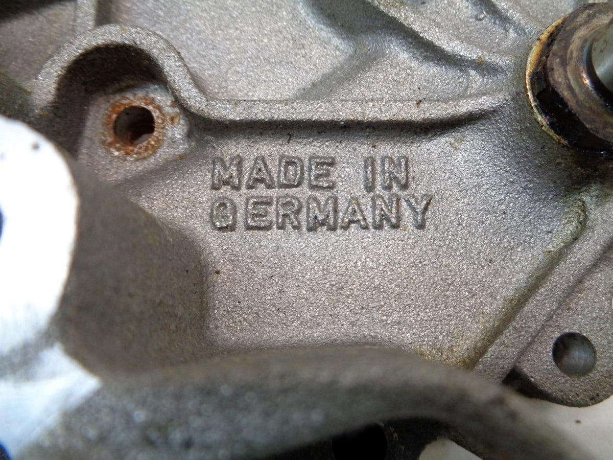 GENUINE PORSCHE LASO 928 WATER PUMP 75200202 R24T3