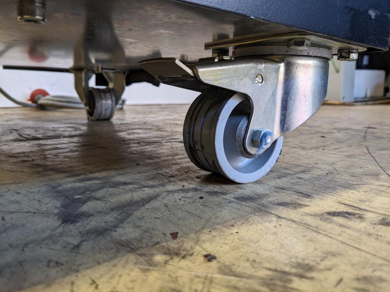 LEYBOLD DRYVAC VACCUM PUMP 100P 400VAC 7.5A 60HZ 4KW 3000RPM 13885 B2