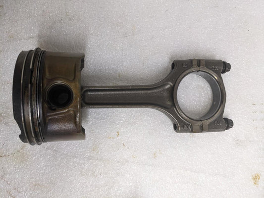 PORSCHE 996/911 CONNECTING PISTON RODS 9961031028R #4 USED 996BGL2T2