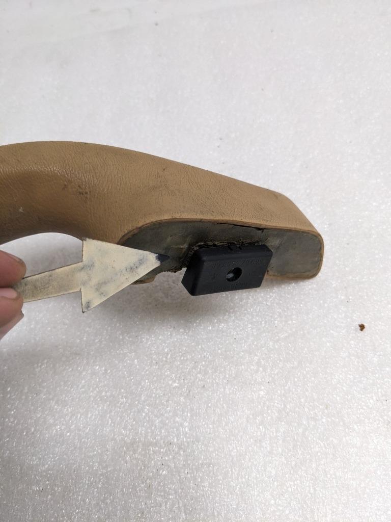 PORSCHE 99355509800 INTERIOR DOOR HANDLE BEIGE LEATHERETTE 94-98 993 USED R24