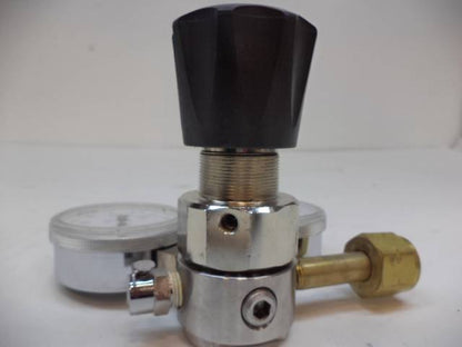 NEW SMITH EQUIP. 312 HIGH PURITY REGULATOR CORROSIVE GAS CPC QUICK RELEASE R27