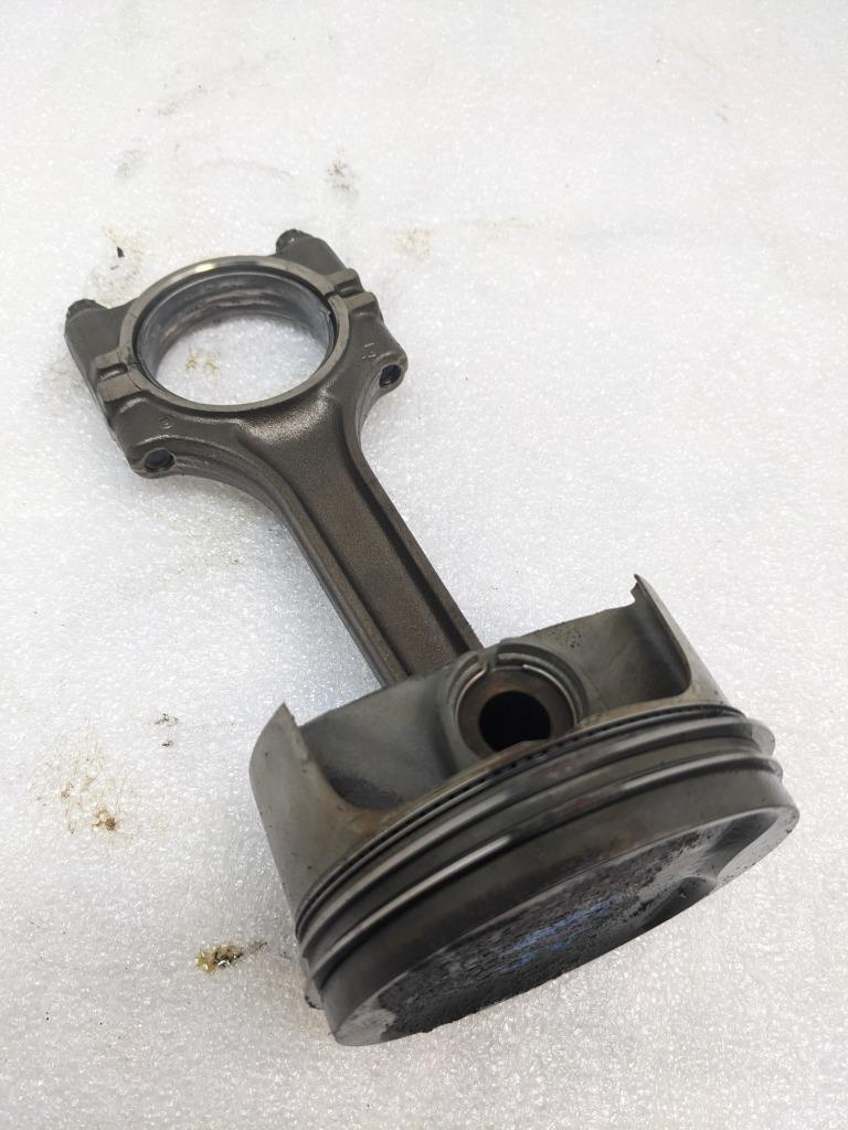 PORSCHE 911/996  CONNECTING PISTON ROD #5 9961031026R USED 996BGL2T2
