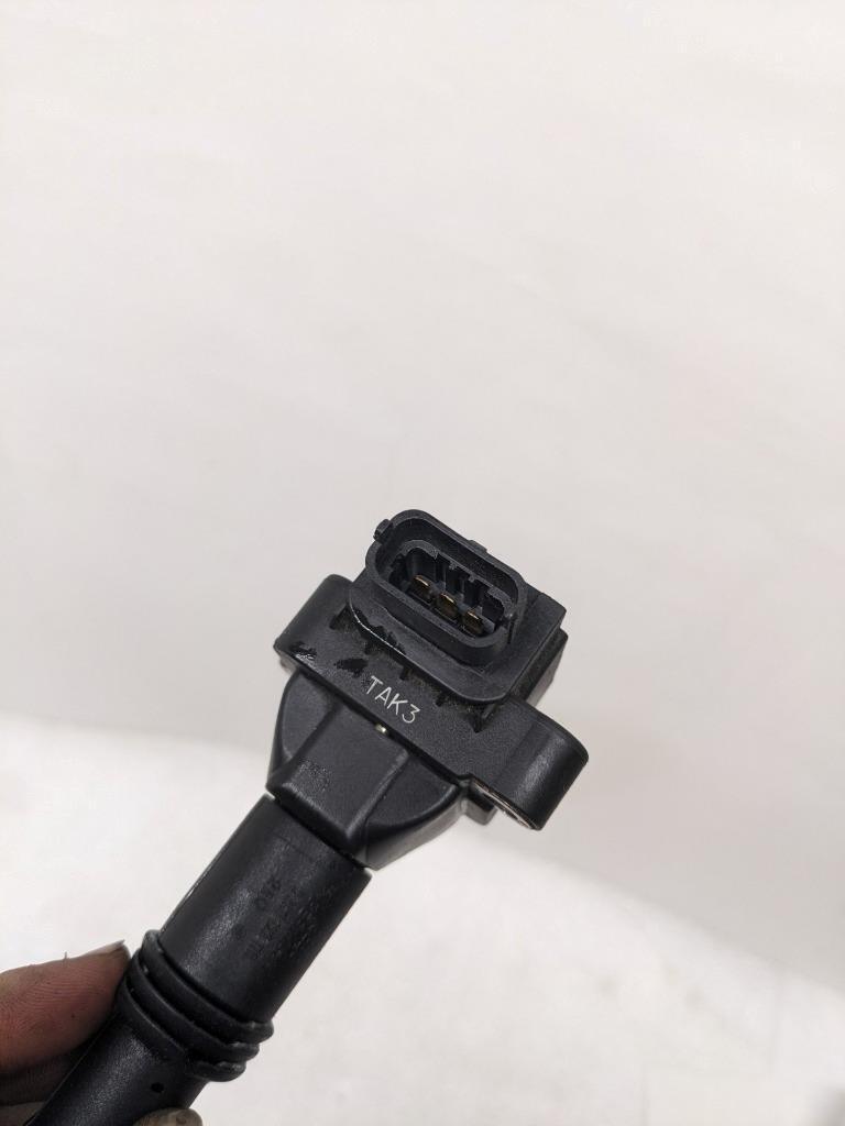 DAMAGED PORSCHE 99660210200 IGNITION COIL 2002-2008 PORSCHE 911 USED R20T6