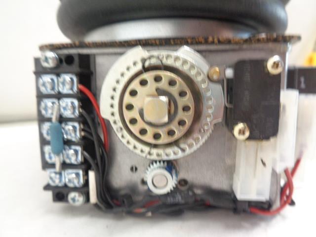 OEM CONTROLS INC LEVEL MANUAL CONTROLLER JS2M2585/1366AS188 NEW R31