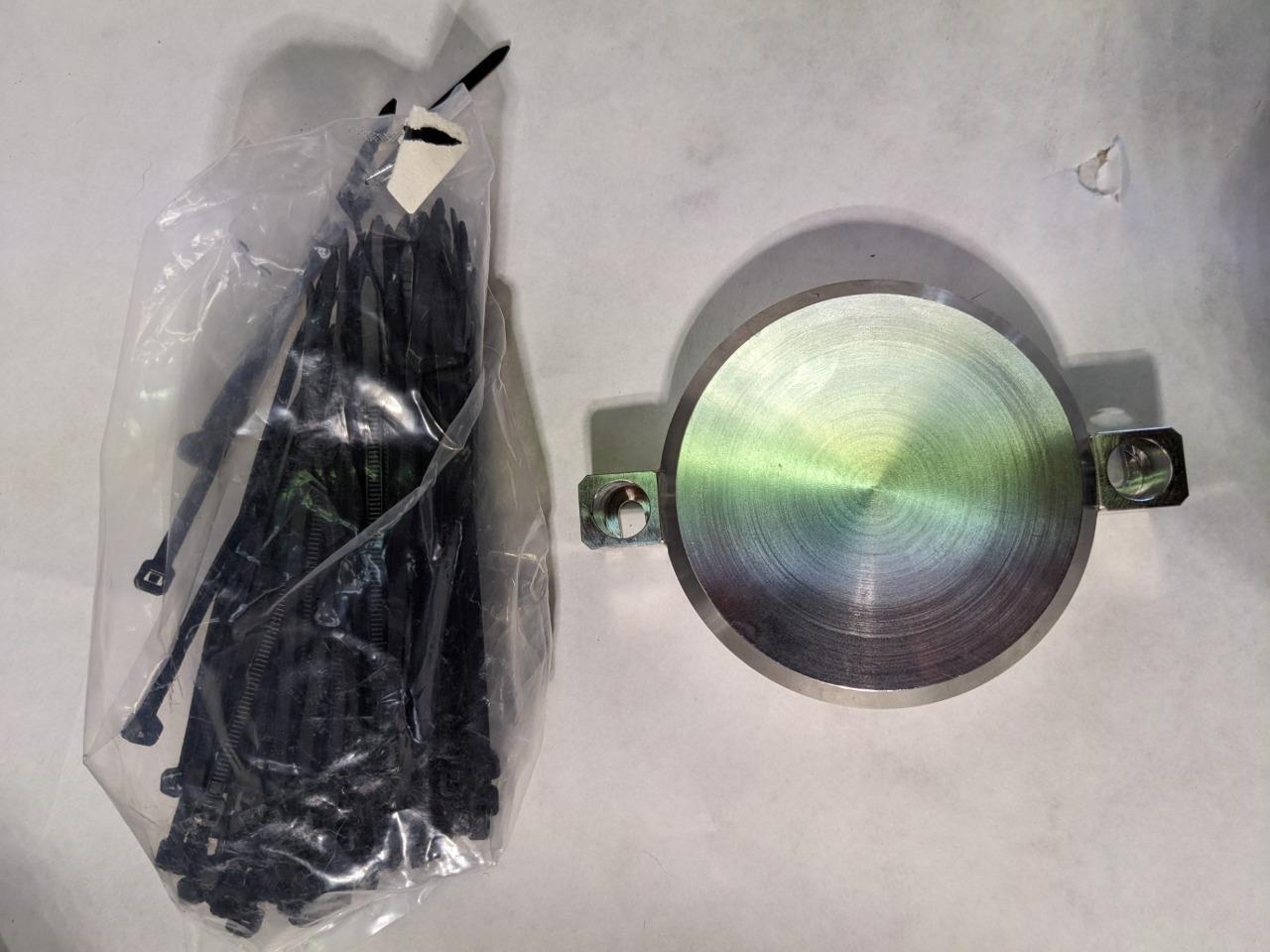 KHS PNEUMATIC CYLINDER 65175533S001 W/ APACHE 3800 CASE 8.39 X 5.6 X 3.25" R35