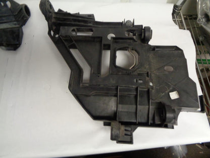 PORSCHE CAYENNE RIGHT HID HEADLIGHT 7L5 941 030 AA W/ MOUNTING BRACKET USED R31