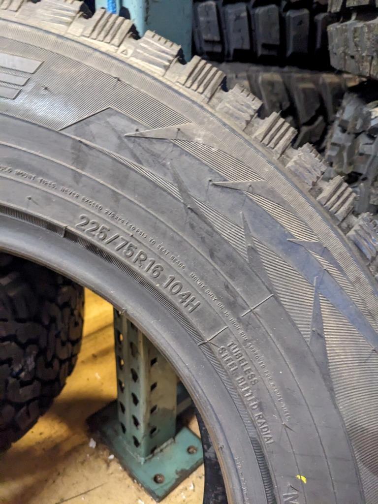 TOYO OBSERVE G3-ICE P 225 75 16 104H SL TIRE 110400 CQ1