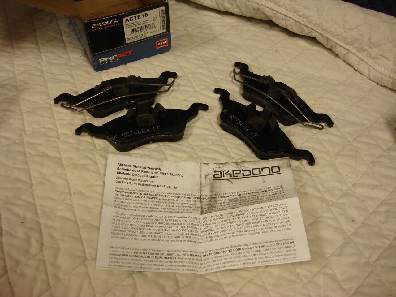 BRAND NEW AKEBONO PRO ACT FRONT DISC BRAKE PADS 2000-04 FOD FOCUS ACT816 R5TB