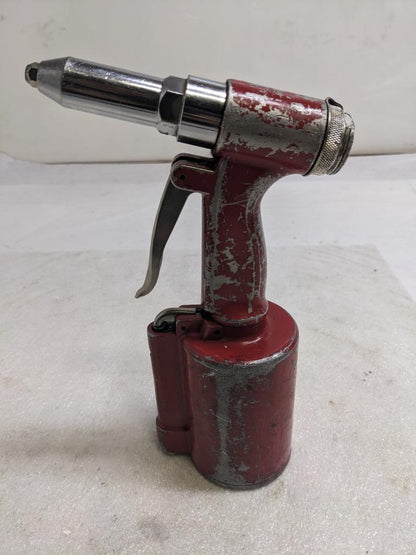 TAYLOR PNEUMATIC HEAVY-DUTY RIVETER RED USED R28
