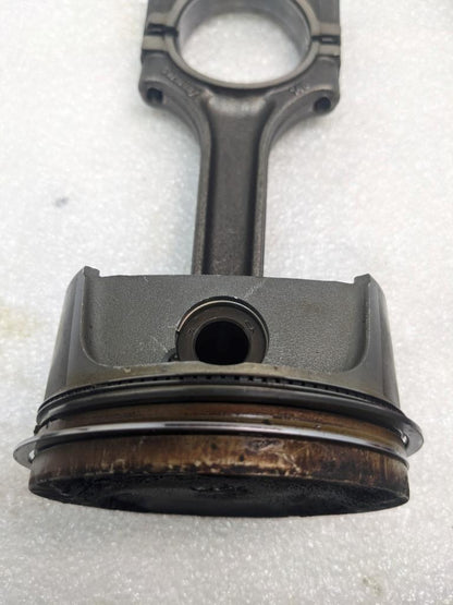 PORSCHE 986 BOXSTER 2.7L PISTON W/CONNECTING ROD #2 9961031028R USED 996GL2T1