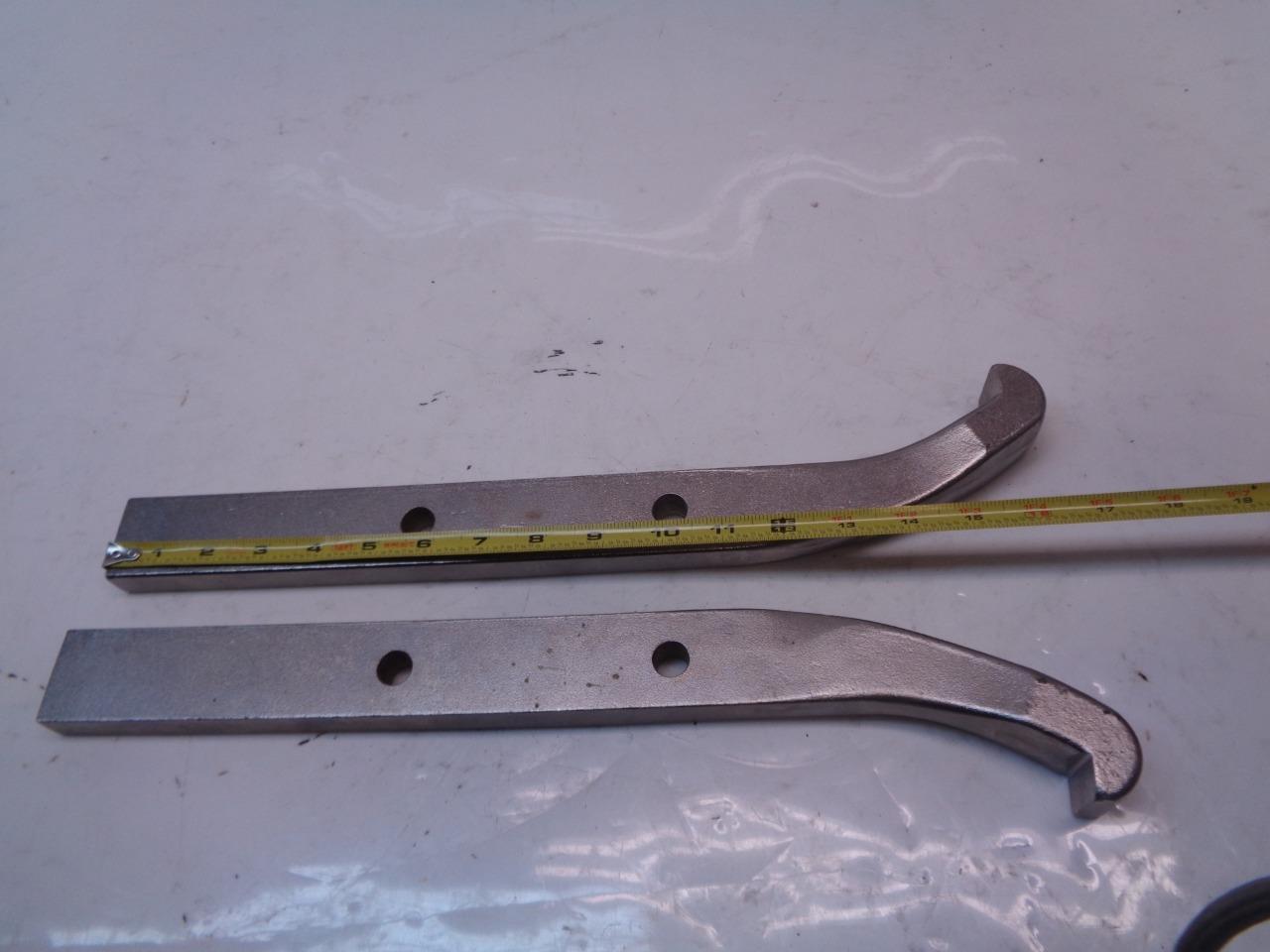 NEW OTC PULLING JAWS 16 3/4" & 17" LONG (ONLY THE JAWS, NOT THREAD & SCREW)  R22