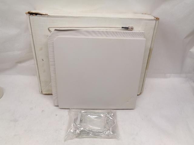 NEW ENTERASYS RBTES-BG-P18M DIRECTIONAL PANEL ANTENNA REVERSE N MALE R27