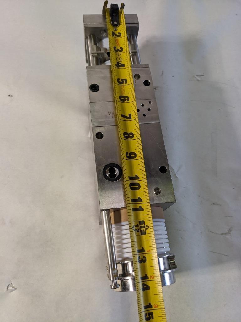 KHS PNEUMATIC CYLINDER 65175533S001 W/ APACHE 3800 CASE 8.39 X 5.6 X 3.25" R35