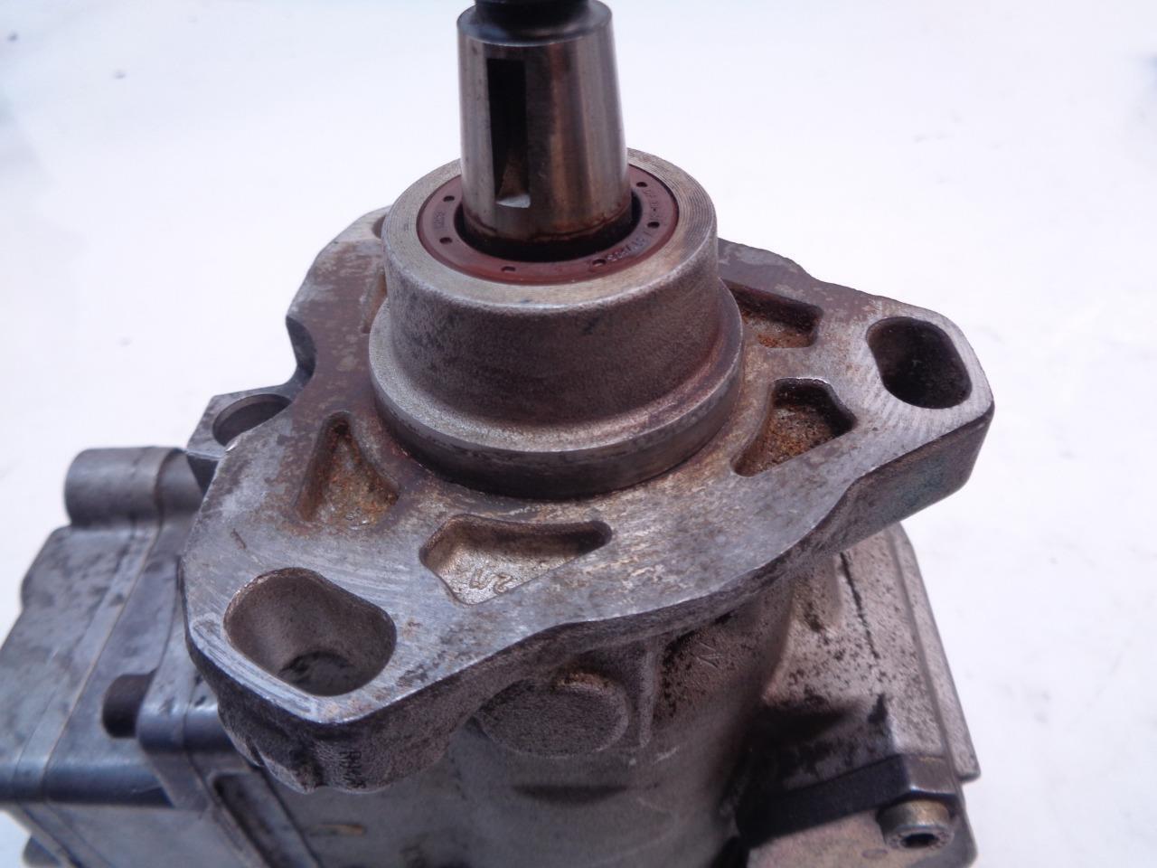 NEW GENUINE BOSCH ELECTRIC INJECTION PUMP (CORRODED) 0480404982/028130110N R14B4