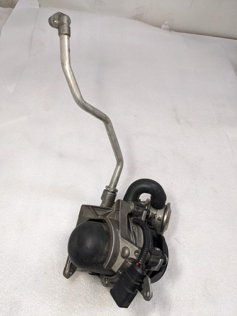 PORSCHE BOXSTER CAYMAN ENGINE AIR INJECTION PUMP/BRACKET 9971131371R USED 996B.G