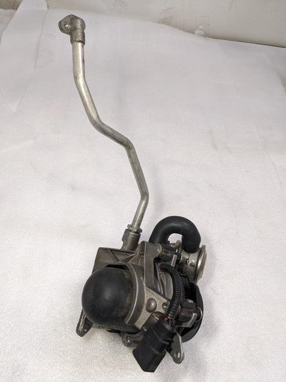 PORSCHE BOXSTER CAYMAN ENGINE AIR INJECTION PUMP/BRACKET 9971131371R USED 996B.G