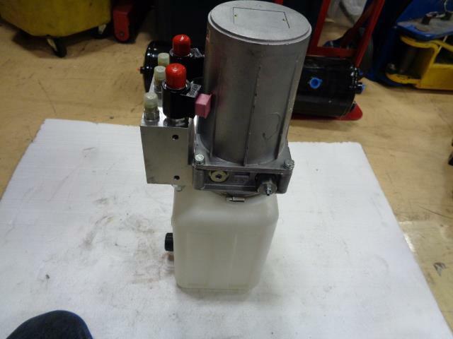 Renum Blue Giant Vertical Dock Leveler 148E2D11K1245.OMLP-1500HV NEW BSIG1