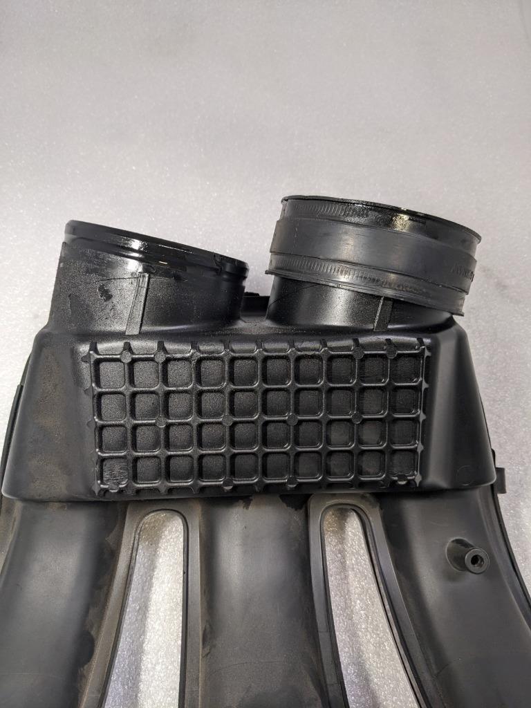 PORSCHE BOXSTER 987 INTAKE BRIDGE 99711013601 USED 996.B.G.L.