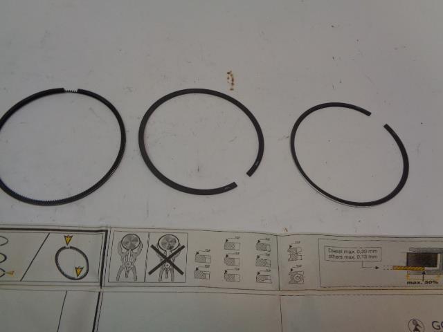 NEW GOETZE RINGS FOR PORSCHE 944 928 2.5/5.0L 08-323300-00 R20T5