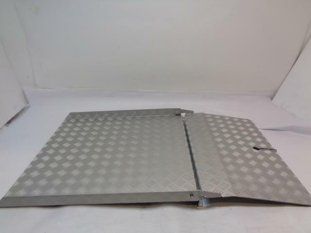NEW FEAL DRIVE IN RAMPS FOLDABLE RAMP 32X30 DI2080 BSR