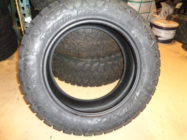 AMP TERRIAN ATTACK A/T P LT 285 55 20 122/119S LRE 10PLY TIRE 2855520AMPCA2 BQ4
