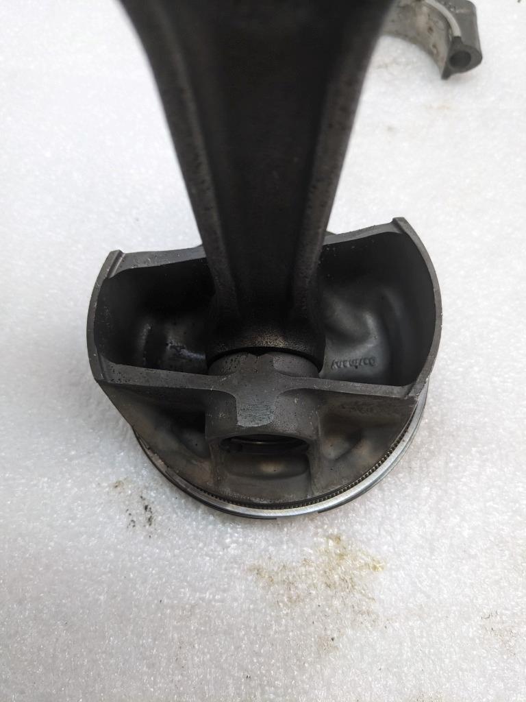 PORSCHE CAYENNE PISTON CONNECTING ROD #3 (CRACKED) 9461191R USED R24