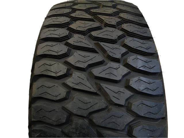 1 AMP TERRAIN ATTACK AT A LT 305 60 18 124/121R LRE 3056018AMPCA3 TIRE BQ2 SU16