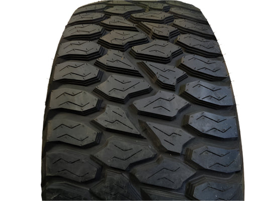 1 AMP TERRAIN ATTACK AT A LT 305 60 18 124/121R LRE 3056018AMPCA3 TIRE BQ2 SU16