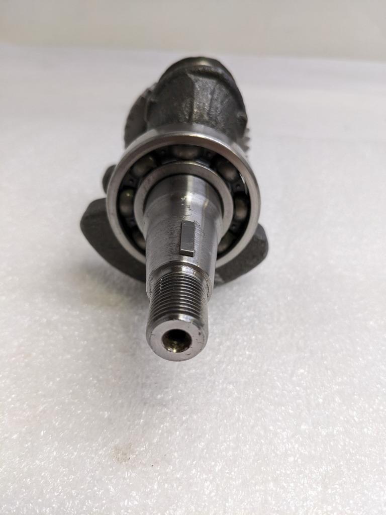 BRIGGS AND STRATTON 593662 CRANKSHAFT FOR 19J137-0001-F1 SMALL ENGINE NEW R32