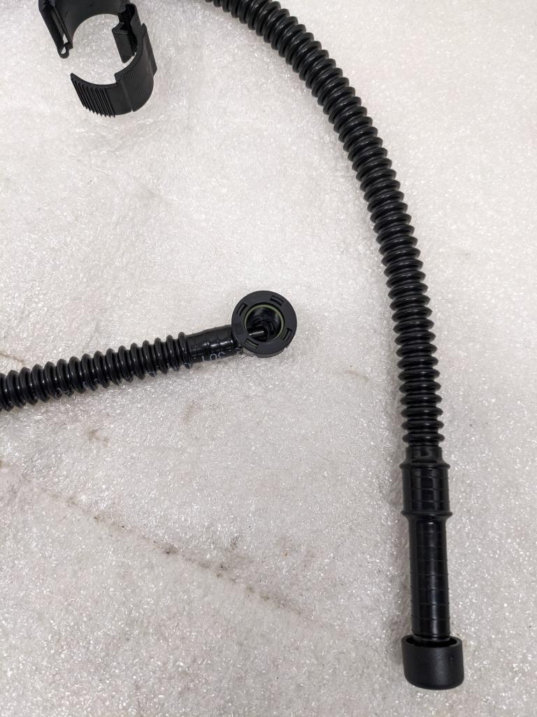 PORSCHE 95830104701 VENT LINE FOR PORSCHE NEW PGB2TB