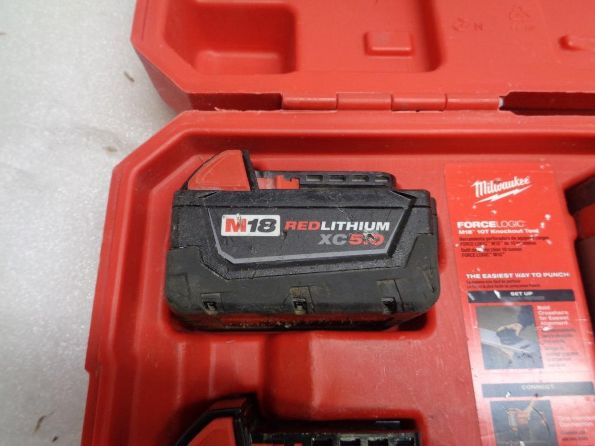 USED MILWAUKEE M18 10 TON KNOCKOUT TOOL FULL KIT W/ BATTERIES/CHARGER 2672-22