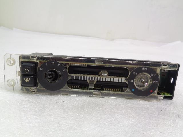 PORSCHE 94465302101 DASH CONTROL UNIT HVAC CONTROL FOR 944 DAMAGED USED R20