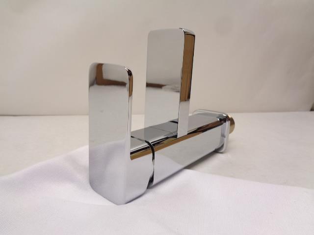 BRAND NEW CHROME SINGLE HANDLE HOT & COLD MIXER BATHROOM SINK FAUCET R29