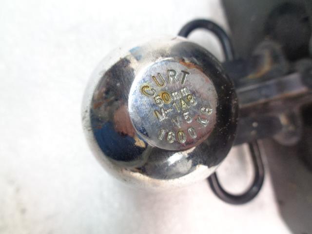 CURT 11674 & 40099 CLASS 1 TRAILER HITCH 3/4" AND 50MM TRAILER BALL USED R11